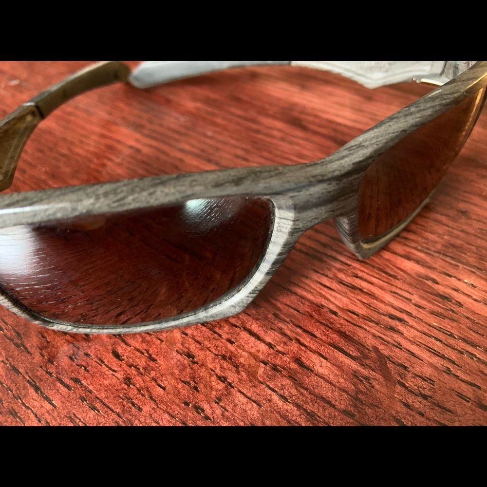 Men’s polarized Oakley’s